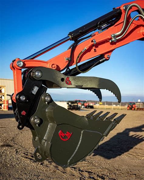 operating hydraulic thumb on mini excavator|mechanical thumb for mini excavator.